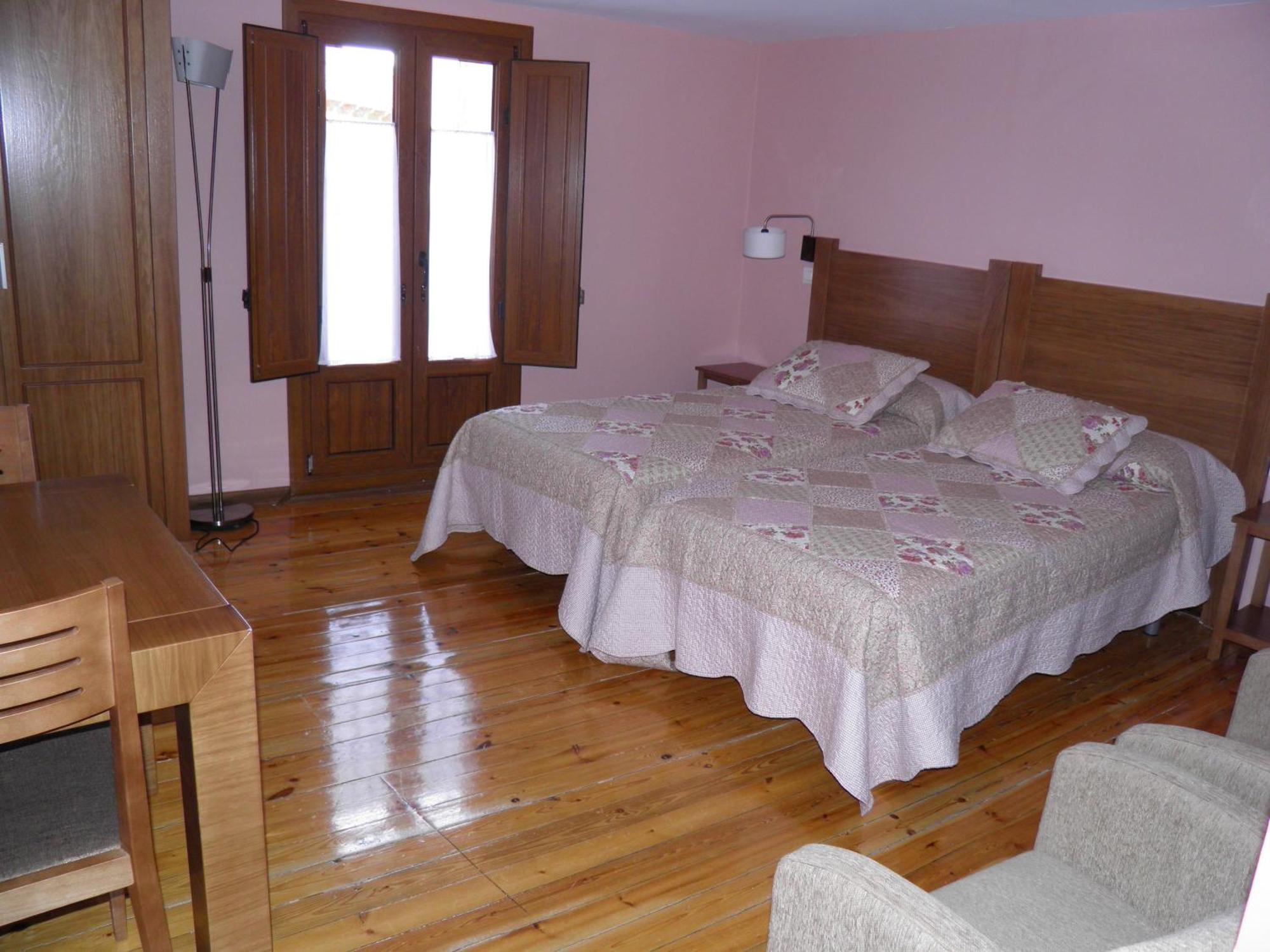 Apartamentos Turisticos Penafiel Bilik gambar