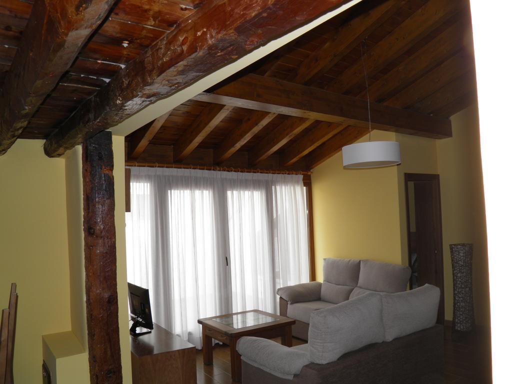 Apartamentos Turisticos Penafiel Bilik gambar